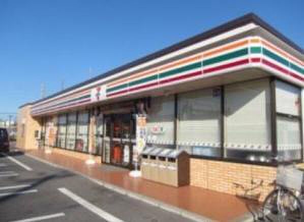 セブンイレブン鎌ケ谷右京塚店まで679m