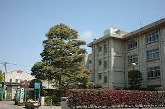 白井市立白井第一小学校まで1025m