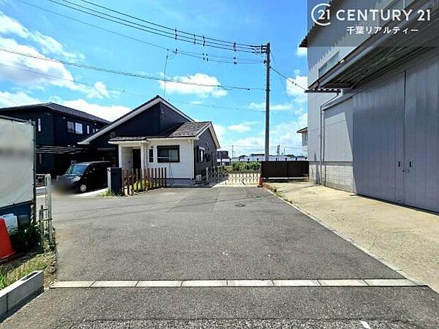 周辺環境や、お客様のご希望に合った物件も一緒にご案内を致します。住宅ローンアドバイザーによるご相談も承ります。当社はお問い合わせに即対応します!お待たせしません!