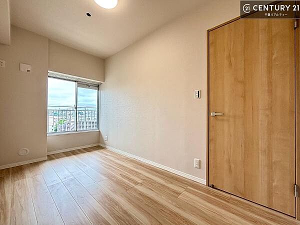 シンプルでレイアウトしやすい洋室は、お子様のお部屋としても最適。成長に合わせて柔軟にお使いいただけます。