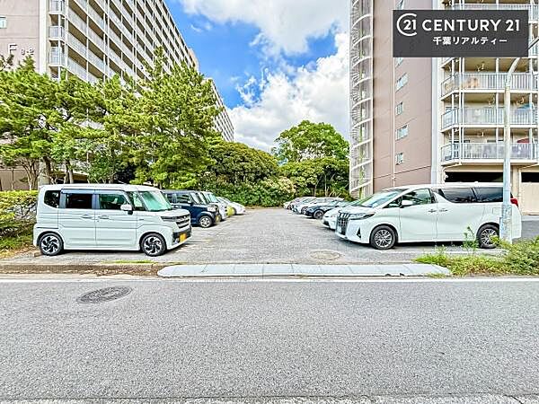 詳しい空き状況が知りたい場合はお気軽にお問い合わせください！周辺環境や、お客様のご希望に合った物件も一緒にご案内を致します。住宅ローンアドバイザーによるご相談も承ります。