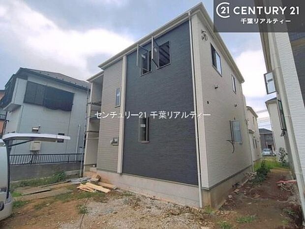 ご興味をお持ちいただきありがとうございます。実際のお部屋や周辺環境をご覧いただくことで、より具体的なイメージが湧きやすくなります。見学は随時受け付けておりますので、お気軽にご予約ください。
