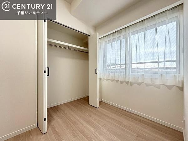 収納が充実しているからこそ、お部屋はいつも広々。掃除や片付けもラクになり、居心地の良い暮らしが続きます。