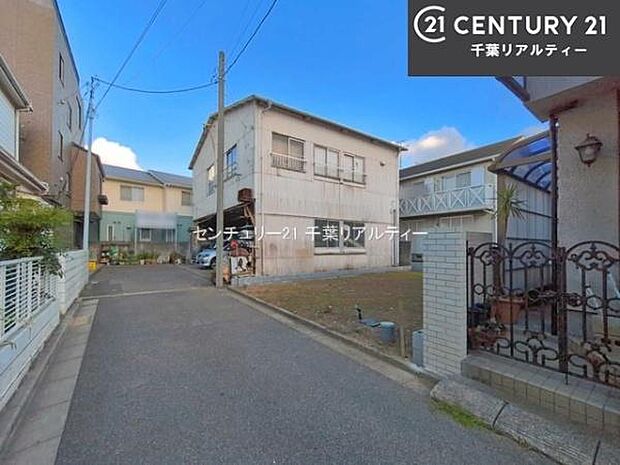 周辺環境や、お客様のご希望に合った物件も一緒にご案内を致します。住宅ローンアドバイザーによるご相談も承ります。当社はお問い合わせに即対応します!お待たせしません!