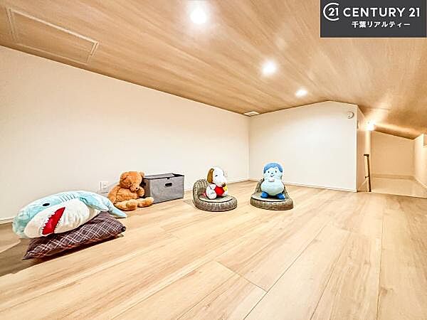 収納が充実しているからこそ、お部屋はいつも広々。掃除や片付けもラクになり、居心地の良い暮らしが続きます。