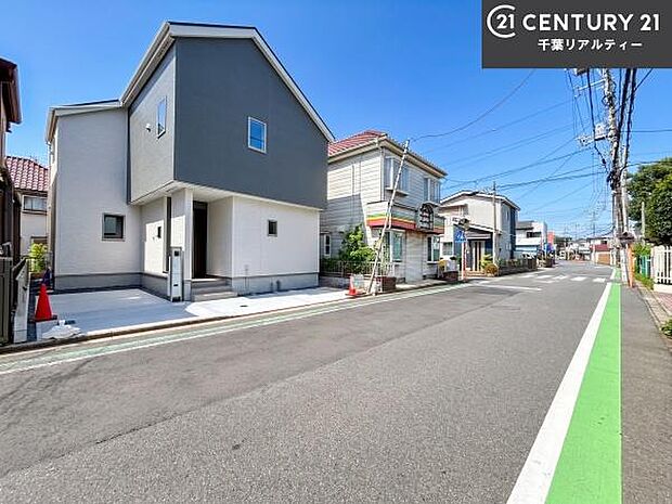 前面道路6.9m!車庫入れが苦手な方も安心ですね!