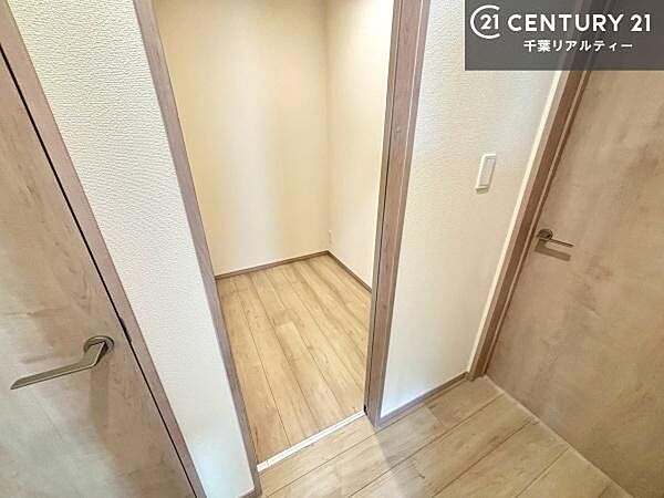 収納が充実しているからこそ、お部屋はいつも広々。掃除や片付けもラクになり、居心地の良い暮らしが続きます。