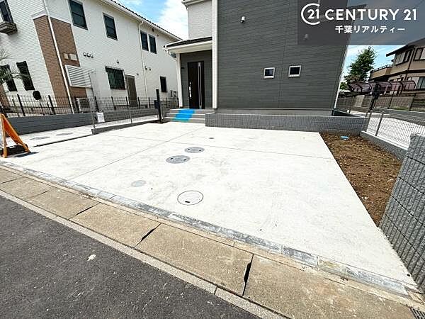 カースペース付きなのでマイカーをお持ちの方も安心ですね！ぜひ現地にてお確かめくださいませ！