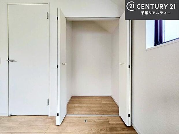 収納が充実しているからこそ、お部屋はいつも広々。掃除や片付けもラクになり、居心地の良い暮らしが続きます。