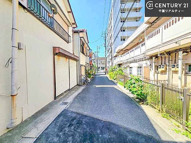 周辺環境や、お客様のご希望に合った物件も一緒にご案内を致します。住宅ローンアドバイザーによるご相談も承ります。当社はお問い合わせに即対応します!お待たせしません!