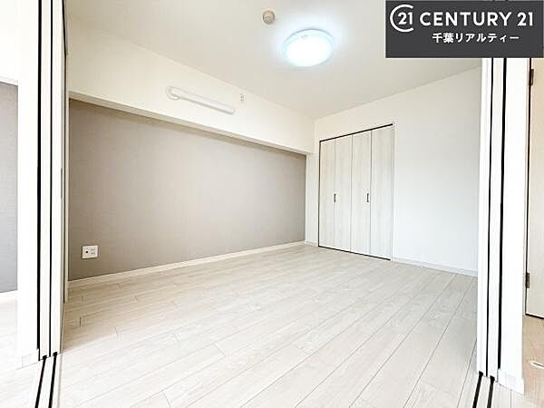 収納が充実しているからこそ、お部屋はいつも広々。掃除や片付けもラクになり、居心地の良い暮らしが続きます。