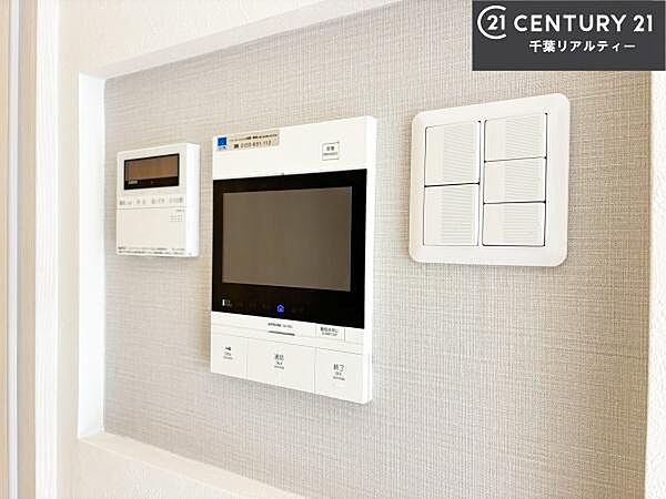 TVモニター付きインターホンを備え、訪問者を映像で確認してから対応できるため、防犯面も安心です。お子様のお留守番時にも心強く、ご家族の安心・安全な暮らしをサポートします。