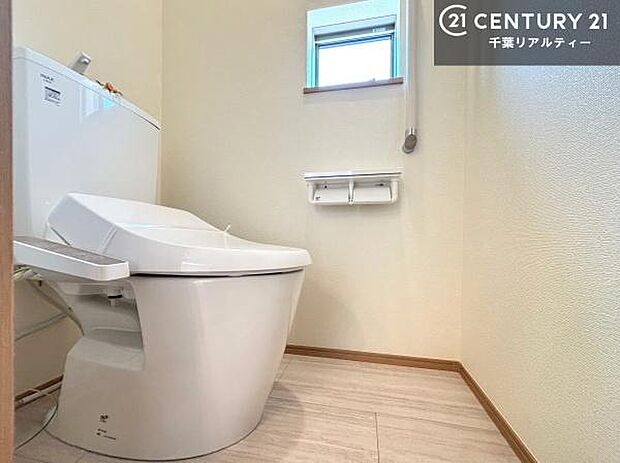 1・2階にトイレがございます。