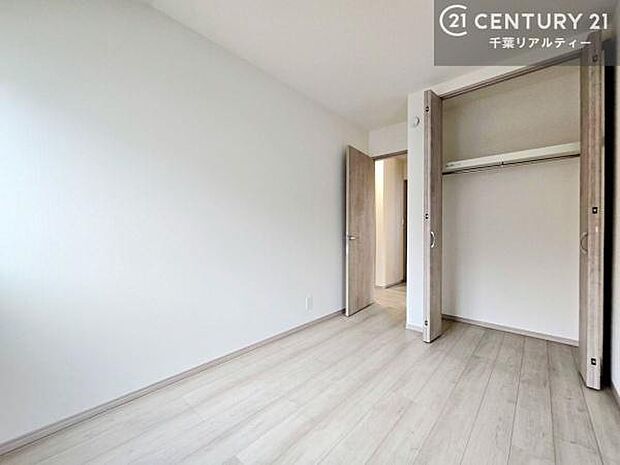 収納が充実しているからこそ、お部屋はいつも広々。掃除や片付けもラクになり、居心地の良い暮らしが続きます。