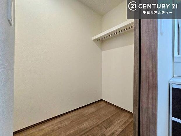 住空間をすっきり使うためには必須ポイントの収納スペースですよね。是非現地でご確認ください！