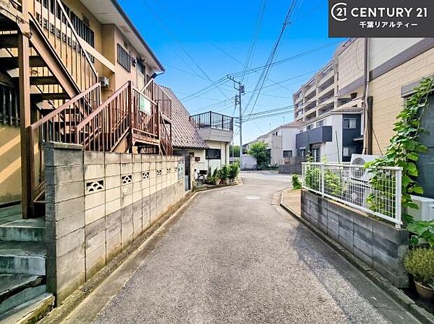 周辺環境や、お客様のご希望に合った物件も一緒にご案内を致します。住宅ローンアドバイザーによるご相談も承ります。当社はお問い合わせに即対応します!お待たせしません!
