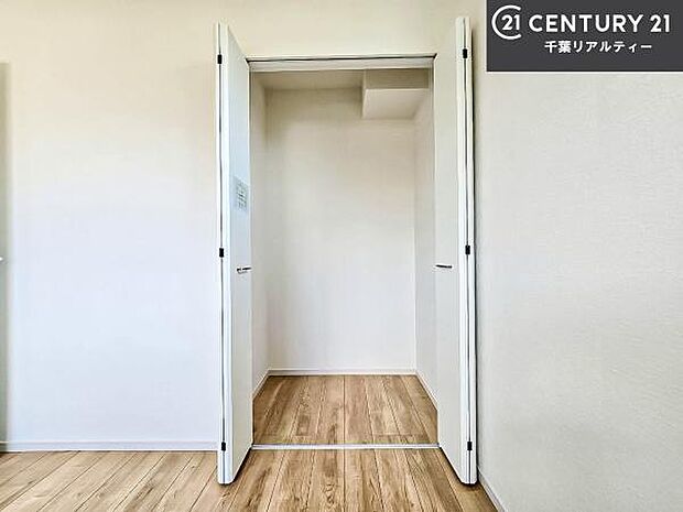 収納が充実しているからこそ、お部屋はいつも広々。掃除や片付けもラクになり、居心地の良い暮らしが続きます。