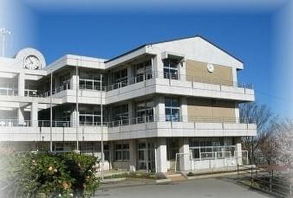 成田市立平成小学校まで1200m