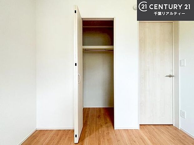 収納が充実しているからこそ、お部屋はいつも広々。掃除や片付けもラクになり、居心地の良い暮らしが続きます。