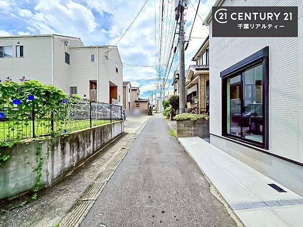 周辺環境や、お客様のご希望に合った物件も一緒にご案内を致します。住宅ローンアドバイザーによるご相談も承ります。当社はお問い合わせに即対応します!お待たせしません!