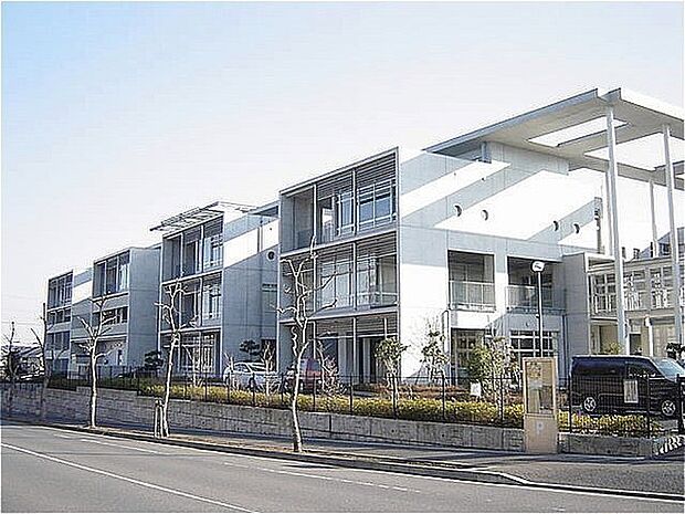 千葉市立おゆみ野南小学校まで640m
