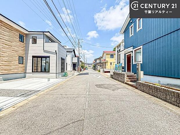 周辺環境や、お客様のご希望に合った物件も一緒にご案内を致します。住宅ローンアドバイザーによるご相談も承ります。当社はお問い合わせに即対応します!お待たせしません!
