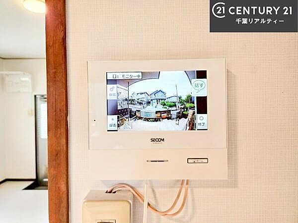 TVモニター付きインターホンを備え、訪問者を映像で確認してから対応できるため、防犯面も安心です。お子様のお留守番時にも心強く、ご家族の安心・安全な暮らしをサポートします。