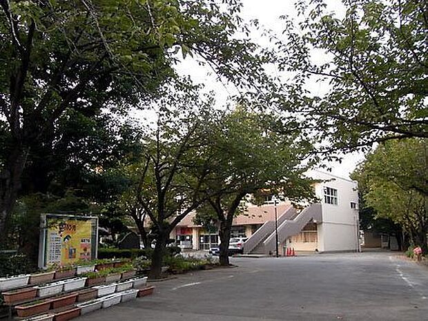 船橋市立行田中学校まで1000m