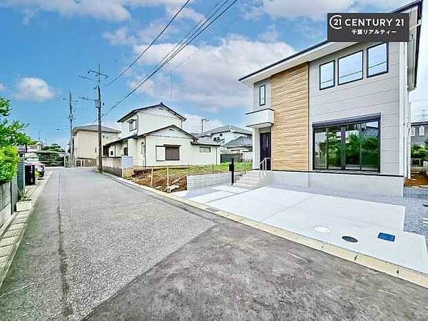 周辺環境や、お客様のご希望に合った物件も一緒にご案内を致します。住宅ローンアドバイザーによるご相談も承ります。当社はお問い合わせに即対応します!お待たせしません!