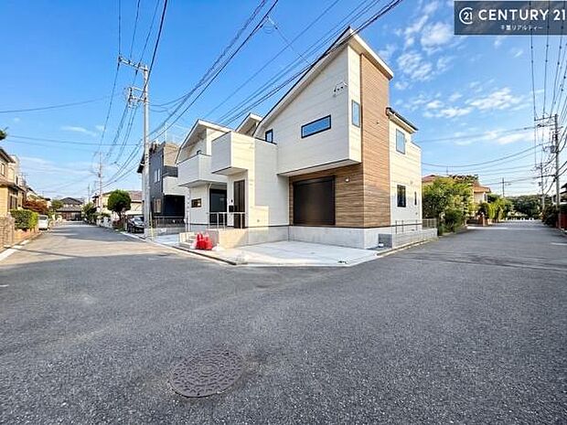 周辺環境や、お客様のご希望に合った物件も一緒にご案内を致します。住宅ローンアドバイザーによるご相談も承ります。当社はお問い合わせに即対応します！お待たせしません！