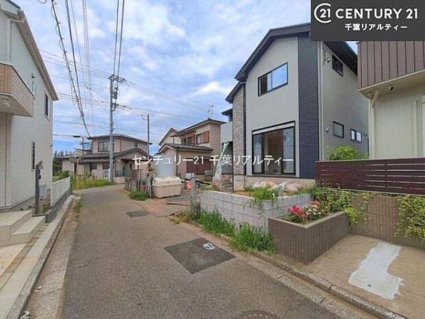 周辺環境や、お客様のご希望に合った物件も一緒にご案内を致します。住宅ローンアドバイザーによるご相談も承ります。当社はお問い合わせに即対応します!お待たせしません!