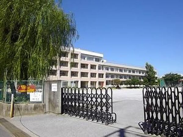 市川市立鶴指小学校まで400m