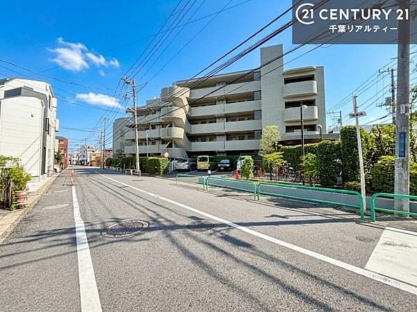 周辺環境や、お客様のご希望に合った物件も一緒にご案内を致します。住宅ローンアドバイザーによるご相談も承ります。当社はお問い合わせに即対応します！お待たせしません！