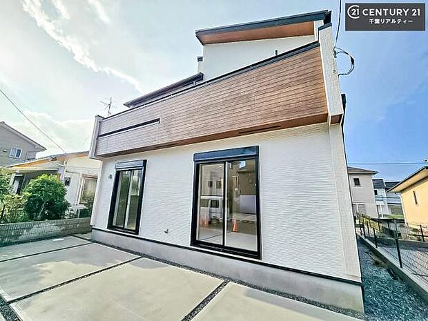 周辺環境や、お客様のご希望に合った物件も一緒にご案内を致します。住宅ローンアドバイザーによるご相談も承ります。当社はお問い合わせに即対応します！お待たせしません！