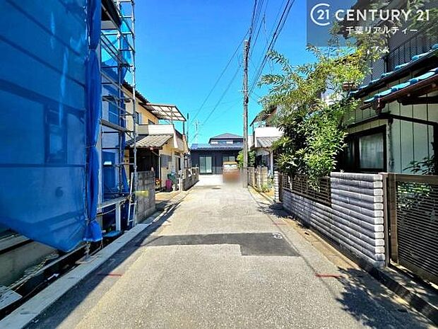 周辺環境や、お客様のご希望に合った物件も一緒にご案内を致します。住宅ローンアドバイザーによるご相談も承ります。当社はお問い合わせに即対応します!お待たせしません!