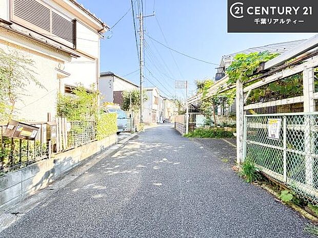 周辺環境や、お客様のご希望に合った物件も一緒にご案内を致します。住宅ローンアドバイザーによるご相談も承ります。当社はお問い合わせに即対応します!お待たせしません!