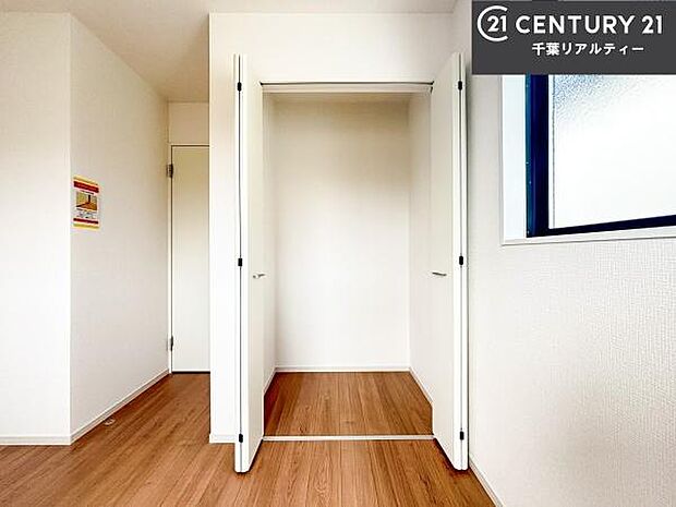 収納が充実しているからこそ、お部屋はいつも広々。掃除や片付けもラクになり、居心地の良い暮らしが続きます。