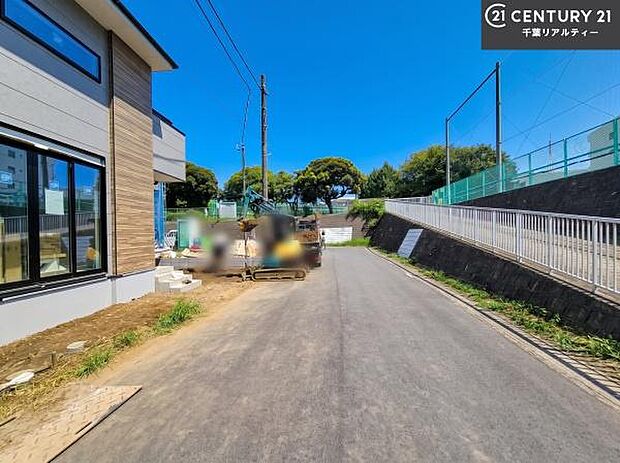 周辺環境や、お客様のご希望に合った物件も一緒にご案内を致します。住宅ローンアドバイザーによるご相談も承ります。当社はお問い合わせに即対応します!お待たせしません!