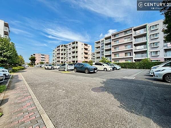 詳しい空き状況が知りたい場合はお気軽にお問い合わせください！周辺環境や、お客様のご希望に合った物件も一緒にご案内を致します。住宅ローンアドバイザーによるご相談も承ります。