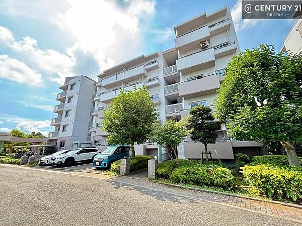 ご連絡いただけましたら、当日のご案内も可能です。写真だけでは分からない明るさや開放感、住み心地の良さを、ぜひ現地にてご確認ください。新しい暮らしの第一歩を、ぜひこの機会にご体感ください。