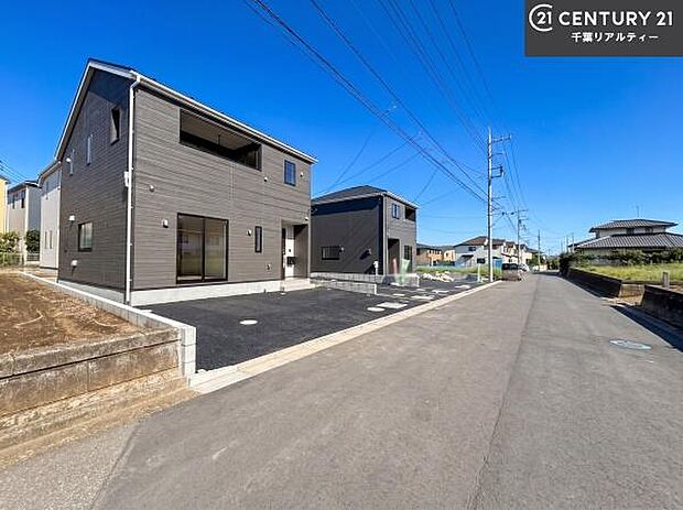 周辺環境や、お客様のご希望に合った物件も一緒にご案内を致します。住宅ローンアドバイザーによるご相談も承ります。当社はお問い合わせに即対応します!お待たせしません!