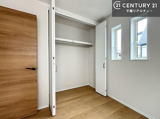 収納が充実しているからこそ、お部屋はいつも広々。掃除や片付けもラクになり、居心地の良い暮らしが続きます。