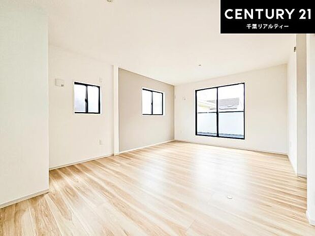 間仕切り対応可能なお部屋です。ゆとりのある広さで、プライベートルームや子供部屋、多目的に使いやすいお部屋です。