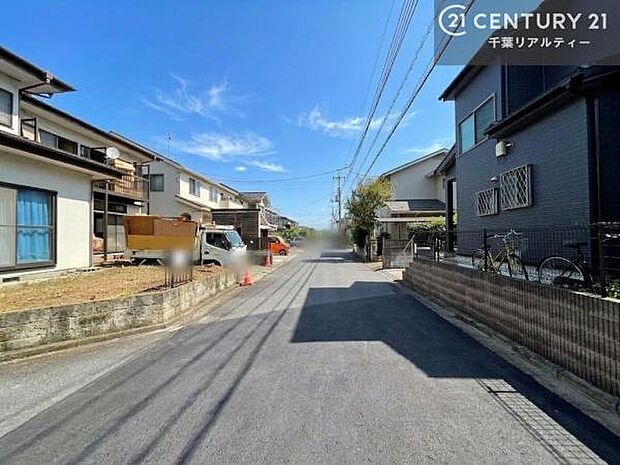 周辺環境や、お客様のご希望に合った物件も一緒にご案内を致します。住宅ローンアドバイザーによるご相談も承ります。当社はお問い合わせに即対応します!お待たせしません!