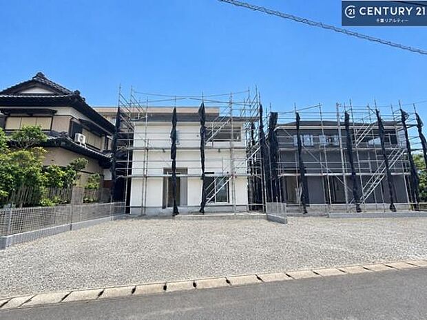 周辺環境や、お客様のご希望に合った物件も一緒にご案内を致します。住宅ローンアドバイザーによるご相談も承ります。当社はお問い合わせに即対応します!お待たせしません!