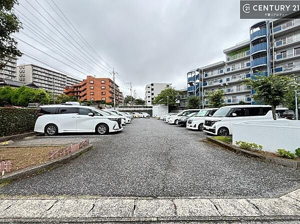 詳しい空き状況が知りたい場合はお気軽にお問い合わせください！周辺環境や、お客様のご希望に合った物件も一緒にご案内を致します。住宅ローンアドバイザーによるご相談も承ります。