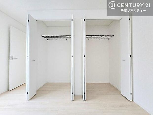 収納が充実しているからこそ、お部屋はいつも広々。掃除や片付けもラクになり、居心地の良い暮らしが続きます。