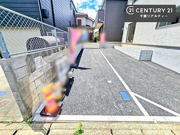 カースペース付きなのでマイカーをお持ちの方も安心ですね！ぜひ現地にてお確かめくださいませ！