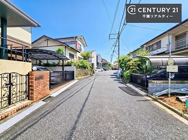 周辺環境や、お客様のご希望に合った物件も一緒にご案内を致します。住宅ローンアドバイザーによるご相談も承ります。当社はお問い合わせに即対応します!お待たせしません!