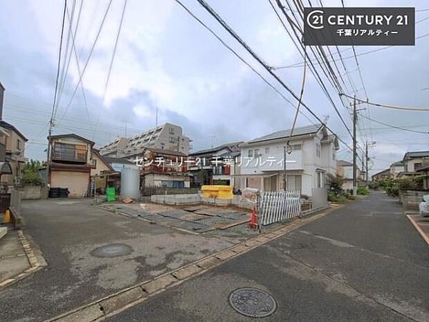 落ち着いた街並みが広がる閑静な住宅街に位置し、穏やかで心安らぐ暮らしを叶える住環境です。